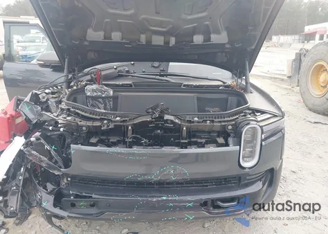 2025 Rivian R1S Adventure Dual Motor Large Pack/Adventure Dual Motor Max Pack from USA, damaged, VIN 7PDSGBBA0SN060364